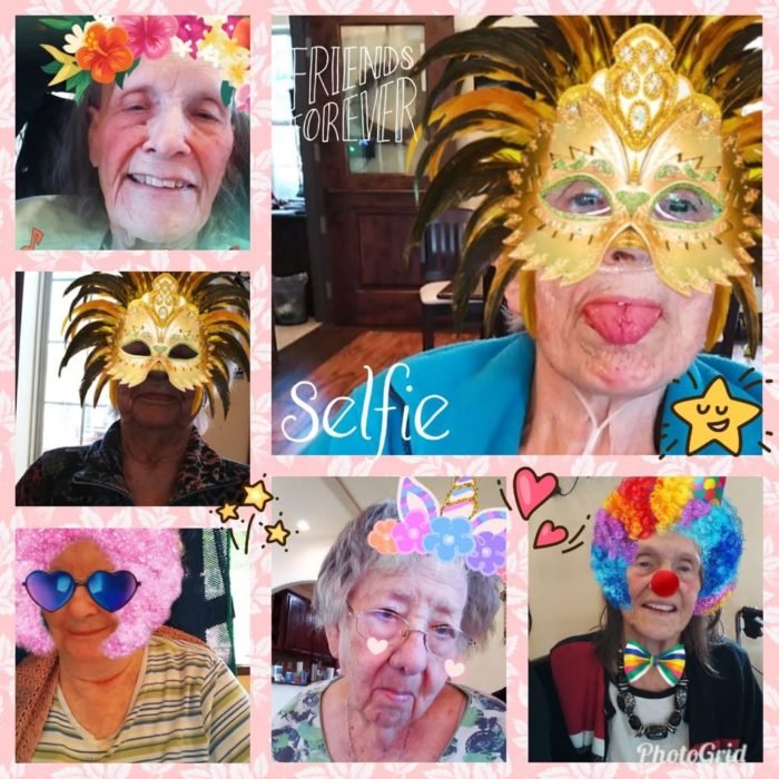 Residents celebrating together at Seasons